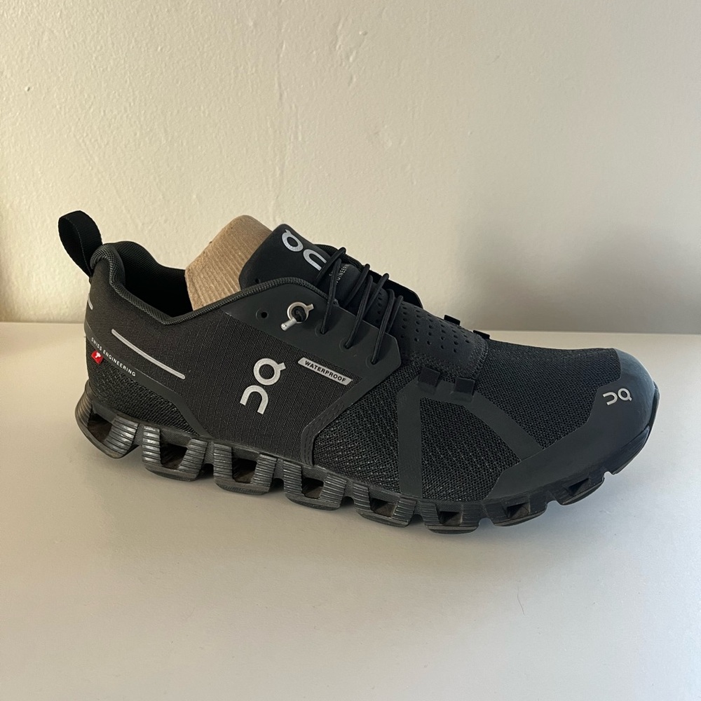 ON Cloud Waterproof Shoes